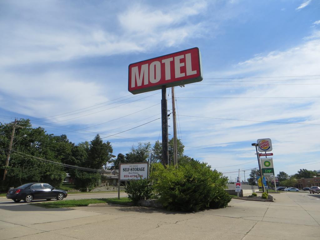 Dry Ridge Motor Inn Eksteriør billede