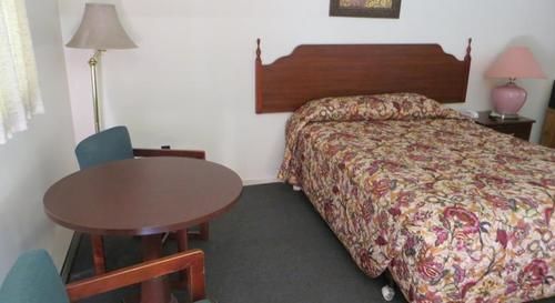 Dry Ridge Motor Inn Eksteriør billede